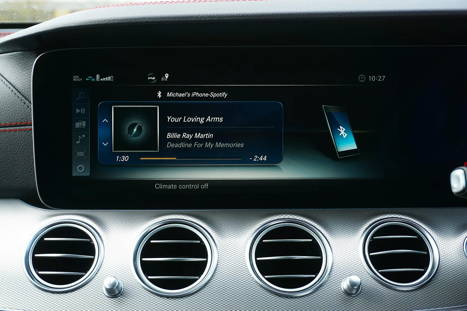 Bluetooth iPhone di mobil